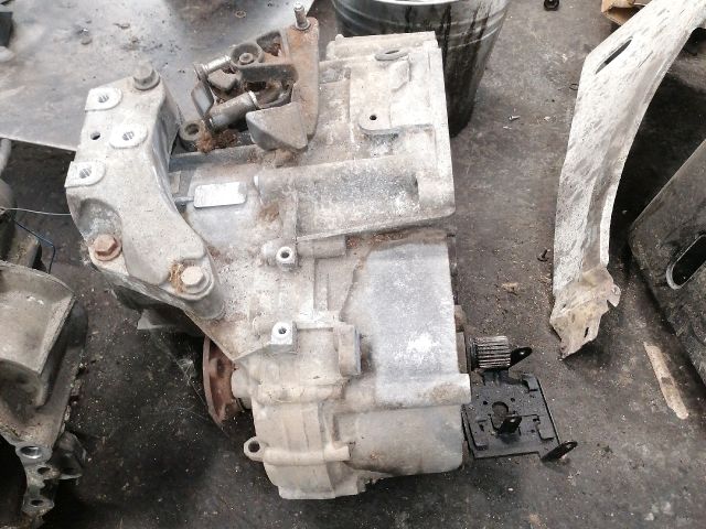 bontott VW PASSAT B6 Váltó (Mechanikus)