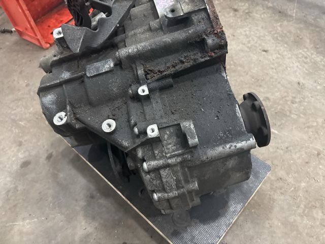 bontott VW PASSAT B6 Váltó (Mechanikus)