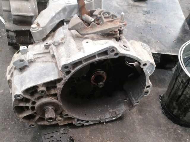 bontott VW PASSAT B6 Váltó (Mechanikus)