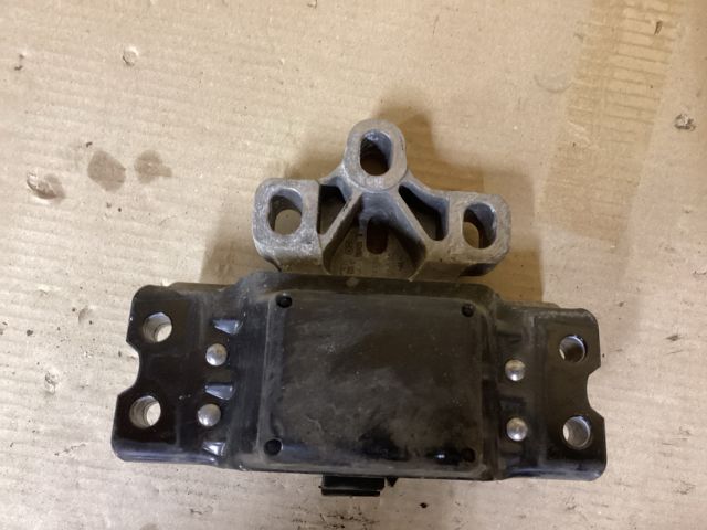 bontott VW PASSAT B6 Váltó Tartó Bak (Pozíciófüggetlen)