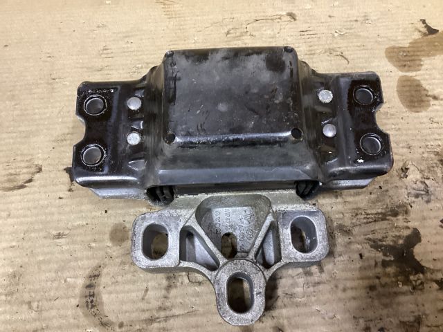 bontott VW PASSAT B6 Váltó Tartó Bak (Pozíciófüggetlen)