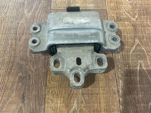 bontott VW PASSAT B6 Váltó Tartó Bak (Pozíciófüggetlen)