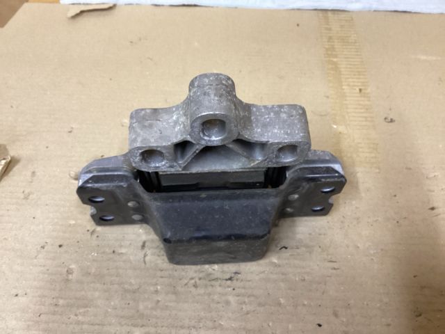 bontott VW PASSAT B6 Váltó Tartó Bak (Pozíciófüggetlen)