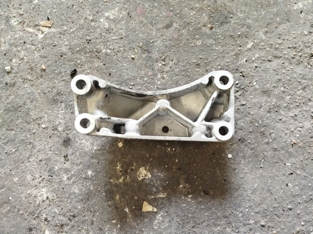 bontott VW PASSAT B6 Váltó Tartó Bak (Pozíciófüggetlen)