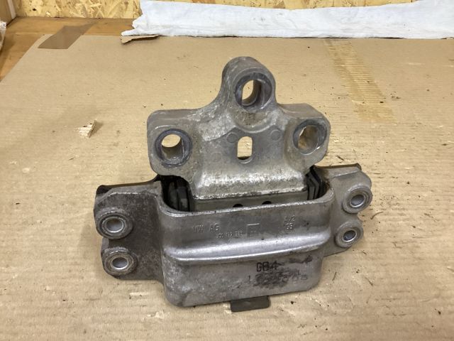 bontott VW PASSAT B6 Váltó Tartó Bak (Pozíciófüggetlen)