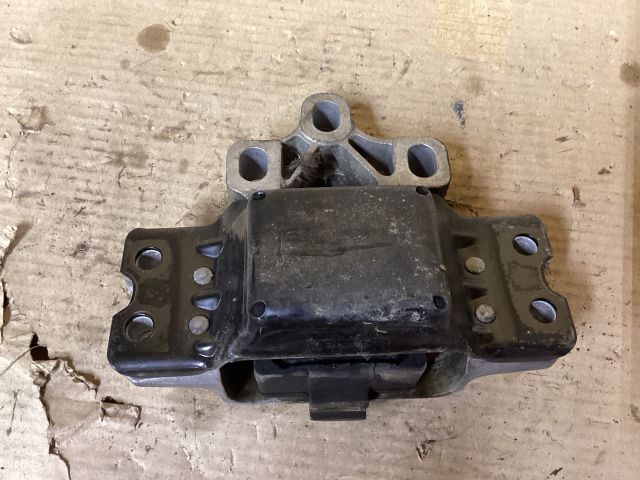 bontott VW PASSAT B6 Váltó Tartó Bak (Pozíciófüggetlen)