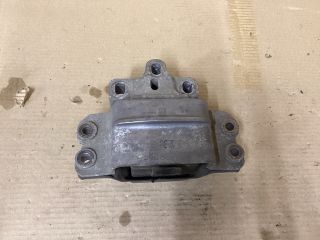 bontott VW PASSAT B6 Váltó Tartó Bak (Pozíciófüggetlen)