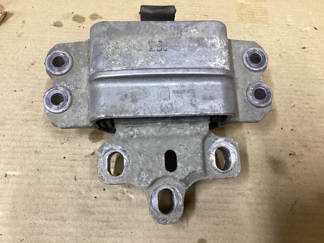 bontott VW PASSAT B6 Váltó Tartó Bak (Pozíciófüggetlen)