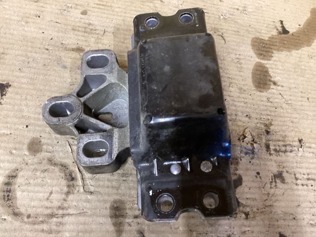 bontott VW PASSAT B6 Váltó Tartó Bak (Pozíciófüggetlen)