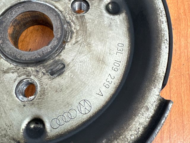 bontott VW PASSAT B6 Vezérműkerék Agy