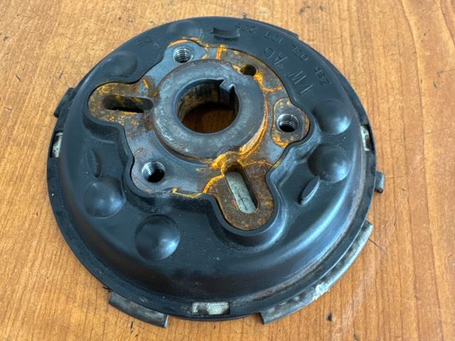 bontott VW PASSAT B6 Vezérműkerék Agy