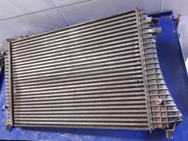 bontott VW PASSAT B6 Vízhűtő Radiátor (Klímás)