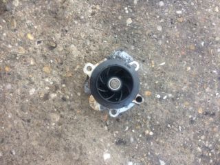 bontott VW PASSAT B6 Vízpumpa