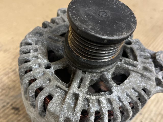 bontott VW PASSAT B6 Generátor