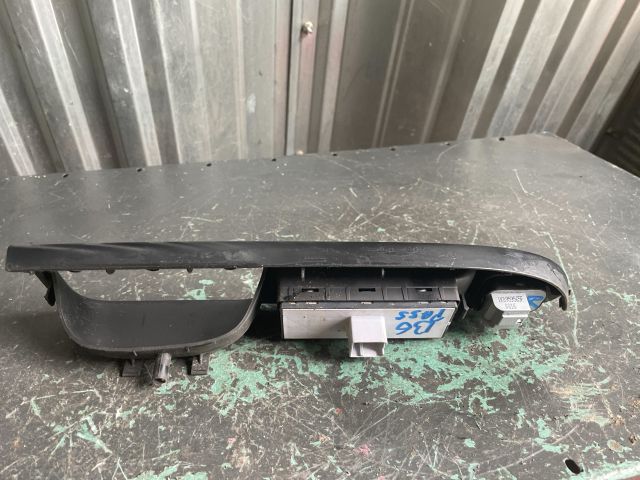 bontott VW PASSAT B6 Ablakemelő Kapcsoló Négyes / Kettes