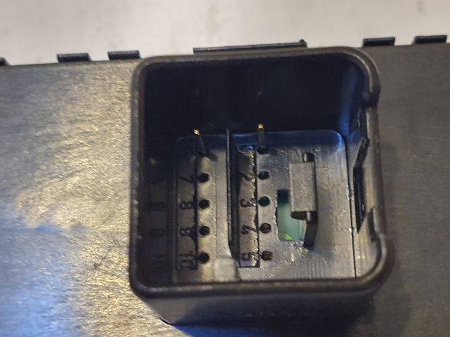 bontott VW PASSAT B6 Ablakemelő Kapcsoló Négyes / Kettes