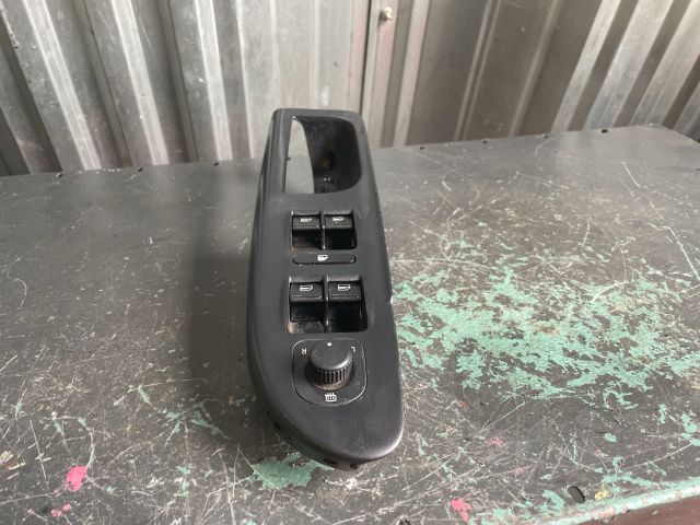 bontott VW PASSAT B6 Ablakemelő Kapcsoló Négyes / Kettes