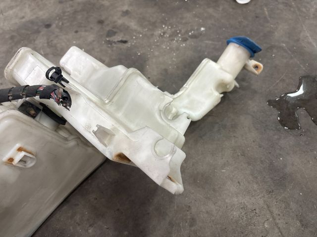 bontott VW PASSAT B6 Ablakmosó Tartály