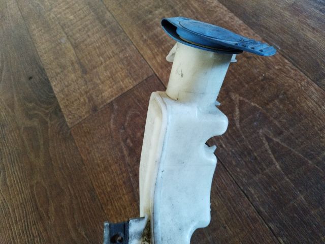 bontott VW PASSAT B6 Ablakmosó Tartály