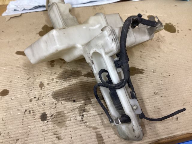 bontott VW PASSAT B6 Ablakmosó Tartály