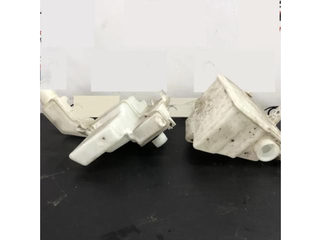 bontott VW PASSAT B6 Ablakmosó Tartály