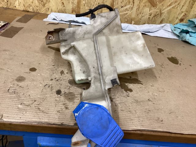 bontott VW PASSAT B6 Ablakmosó Tartály