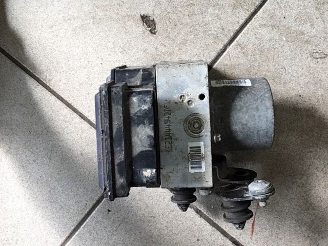 bontott VW PASSAT B6 ABS Kocka