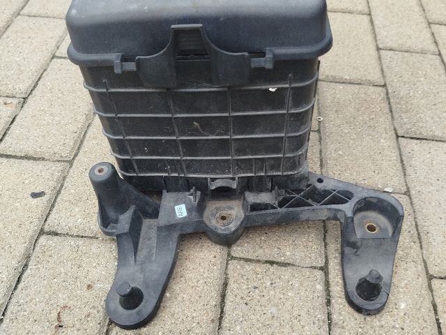 bontott VW PASSAT B6 Akkumulátor Tartó