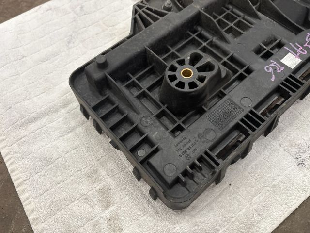 bontott VW PASSAT B6 Akkumulátor Tartó