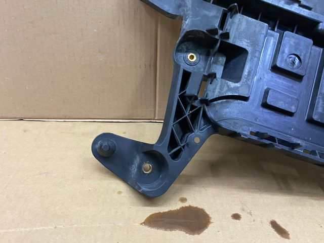 bontott VW PASSAT B6 Akkumulátor Tartó