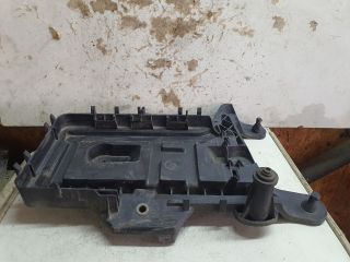 bontott VW PASSAT B6 Akkumulátor Tartó