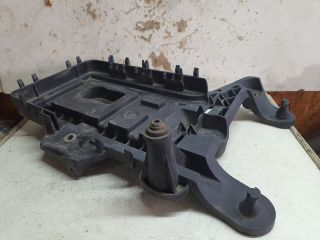 bontott VW PASSAT B6 Akkumulátor Tartó