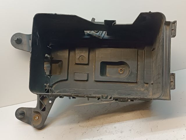 bontott VW PASSAT B6 Akkumulátor Tartó