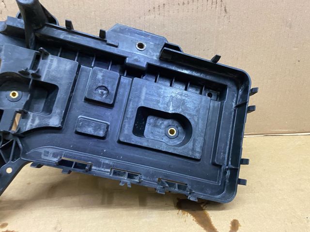 bontott VW PASSAT B6 Akkumulátor Tartó