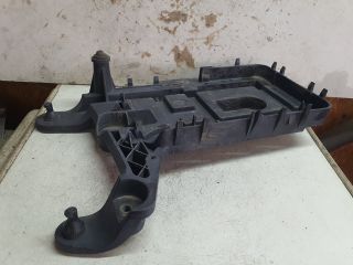 bontott VW PASSAT B6 Akkumulátor Tartó