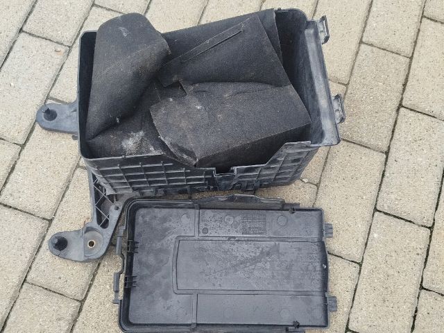 bontott VW PASSAT B6 Akkumulátor Tartó