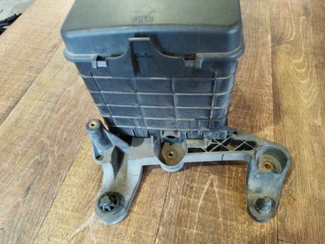 bontott VW PASSAT B6 Akkumulátor Tartó