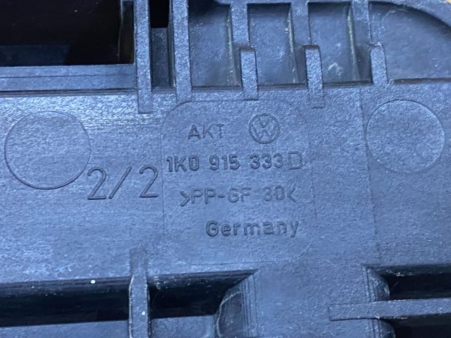 bontott VW PASSAT B6 Akkumulátor Tartó