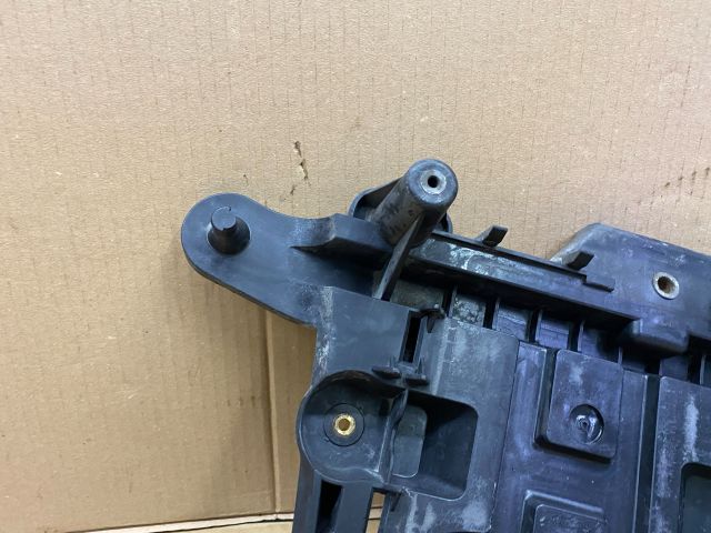 bontott VW PASSAT B6 Akkumulátor Tartó