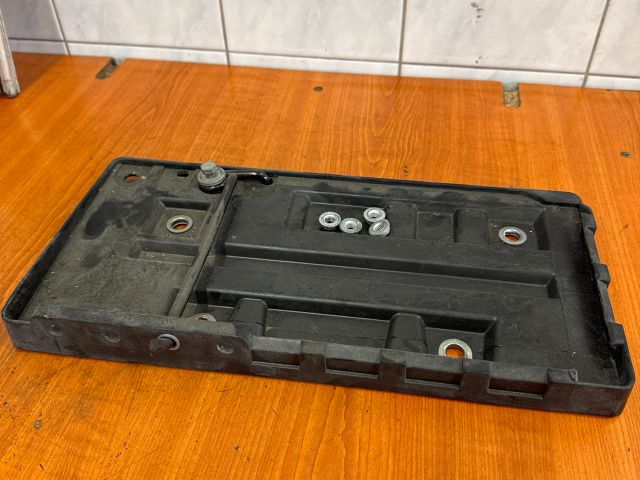 bontott VW PASSAT B6 Akkumulátor Tartó