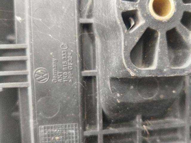 bontott VW PASSAT B6 Akkumulátor Tartó