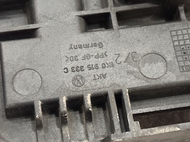 bontott VW PASSAT B6 Akkumulátor Tartó