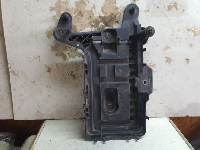 bontott VW PASSAT B6 Akkumulátor Tartó