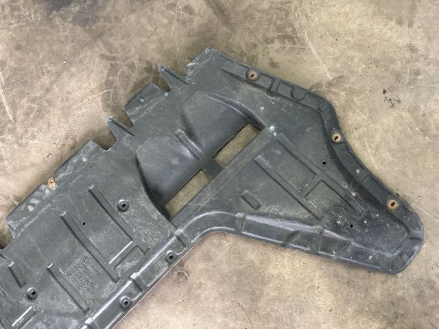 bontott VW PASSAT B6 Alsó Motorburkolat