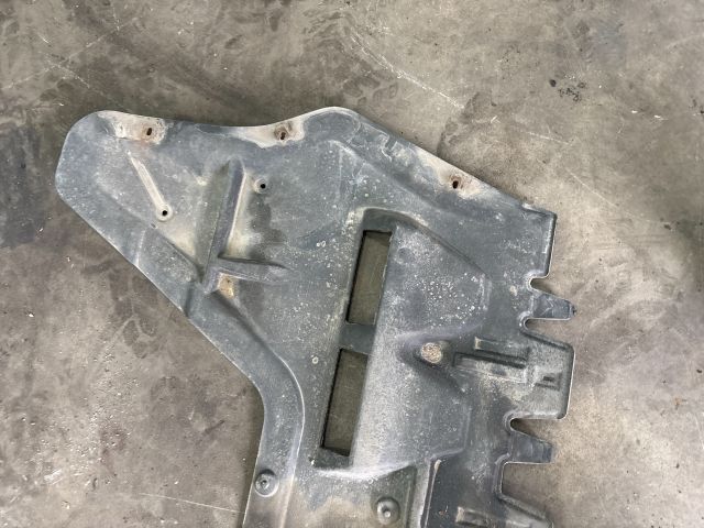 bontott VW PASSAT B6 Alsó Motorburkolat