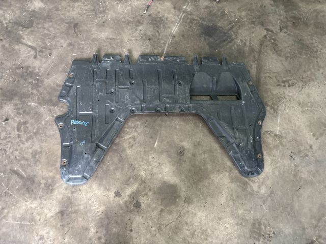 bontott VW PASSAT B6 Alsó Motorburkolat
