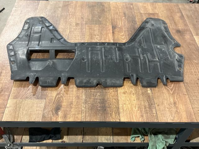 bontott VW PASSAT B6 Alsó Motorburkolat