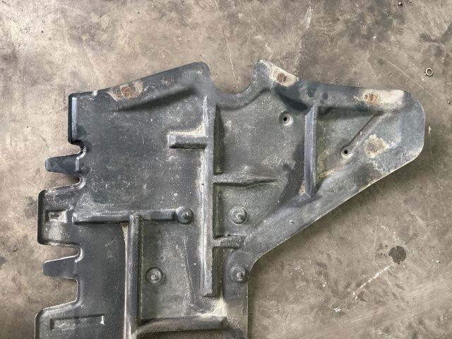 bontott VW PASSAT B6 Alsó Motorburkolat