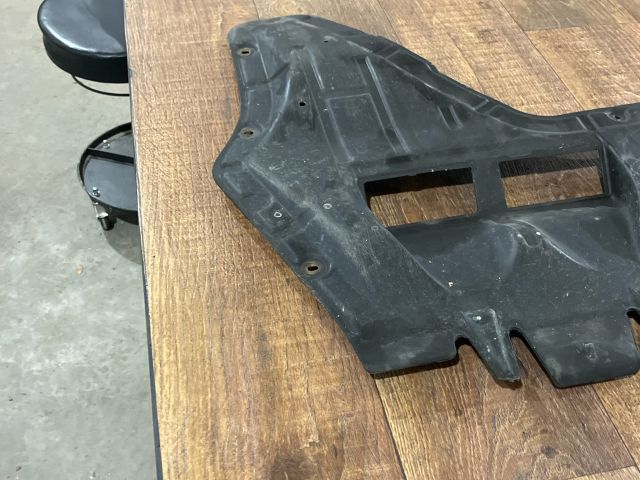 bontott VW PASSAT B6 Alsó Motorburkolat