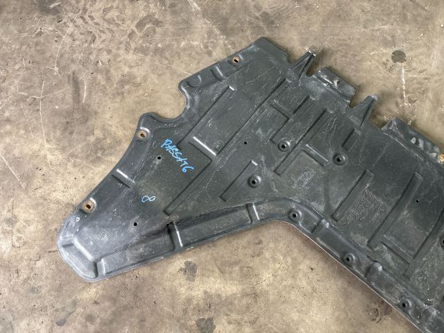 bontott VW PASSAT B6 Alsó Motorburkolat